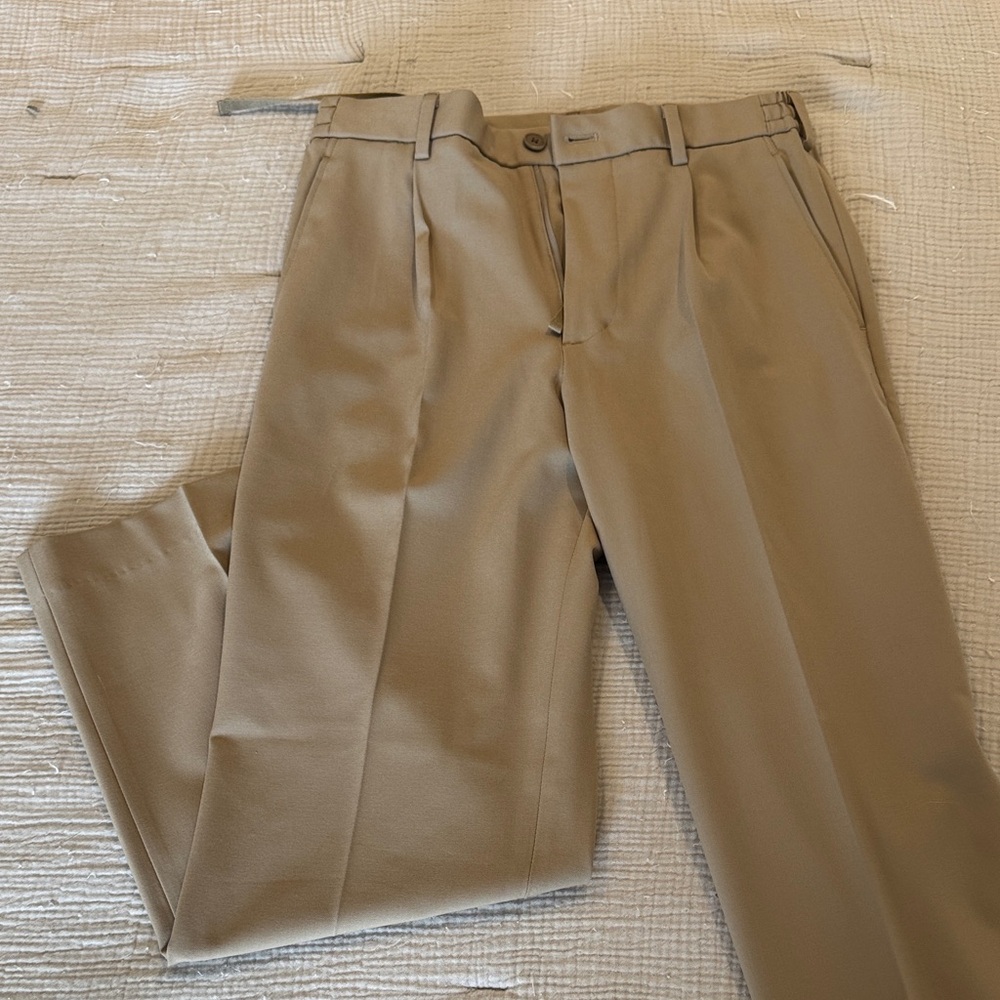 Uniqlo Men's Elastic Drawstring 27-30” Pleated Wide Leg Beige Dress Pants